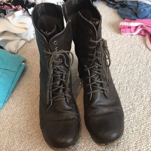 Brown madden girl combat boots - must sell